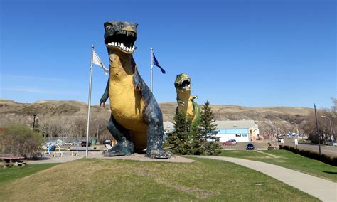 Drumheller's Dinosaurs and Other Giant Alberta Roadside Attractions ...