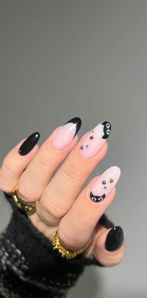 50 Cute Spooky Halloween Nail Ideas : Black Cat Cuff + Tip Nails 1 ...