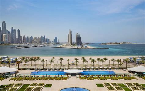 Hotel Guide - Hilton Dubai Palm Jumeirah - MyBayut