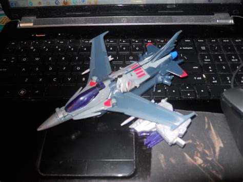 Flashback: Starscream in his jet mode by transformersnewfan on DeviantArt