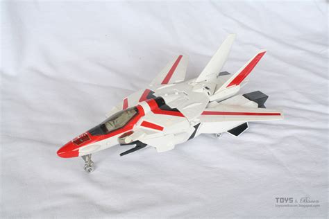 Toys and Bacon: Figure Friday: G1 Jetfire