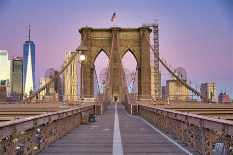 Walking the Brooklyn Bridge Local's Guide | Avoid the Crowds & Tips