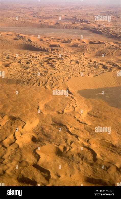 Shaybah oil field hi-res stock photography and images - Alamy