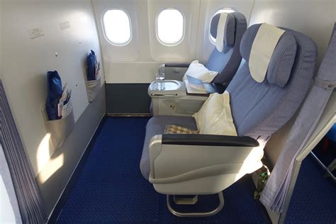 China Eastern's Strange New 737 Business Class Seats | One Mile at a Time