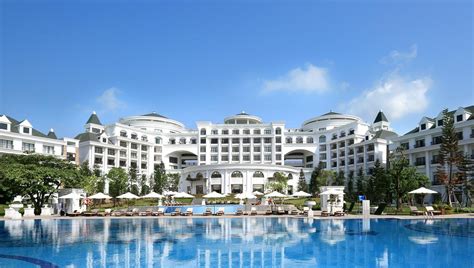 Best Luxury Hotels and Resorts in Halong Bay