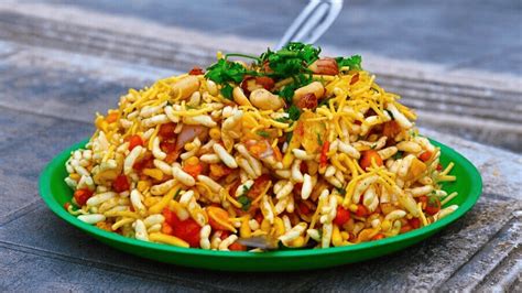 Bhel Puri Recipe - How to make Bhel Puri (भेल पुरी) | Livofy