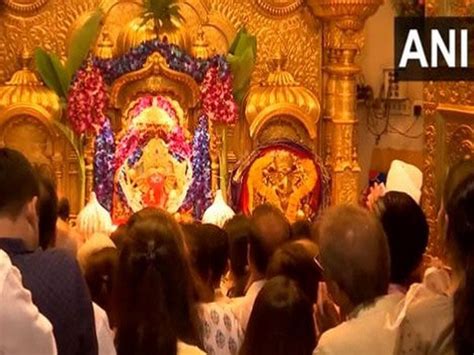 ‘Aarti’ performed at Mumbai’s Siddhivinayak Temple on Ganesh Chaturthi