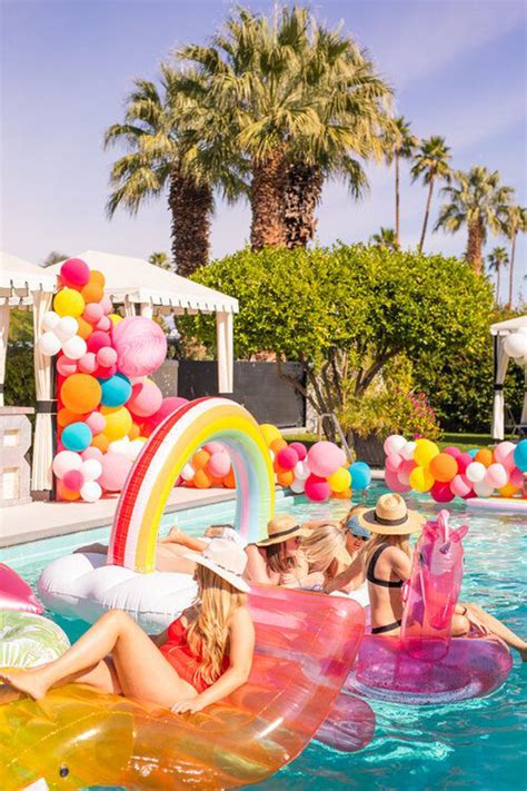 20 Fun And Colorful Outdoor Pool Party Ideas | HomeMydesign