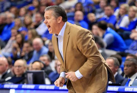 Video Of John Calipari At Arkansas Restaurant Is Going Viral - The Spun