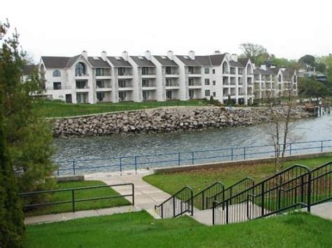 EDGEWATER INN - Prices & Hotel Reviews (Charlevoix, MI)