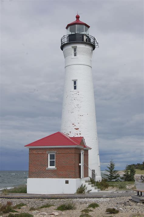 5 Michigan Lighthouses Will Receive State Grants For Improvements In ...