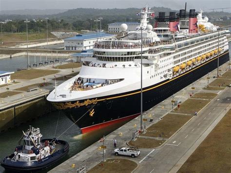 Panama Canal cruise port schedule | CruiseMapper