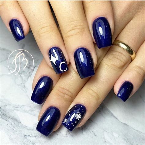 Elegant navy blue nail colors and designs for a Super Elegant Look