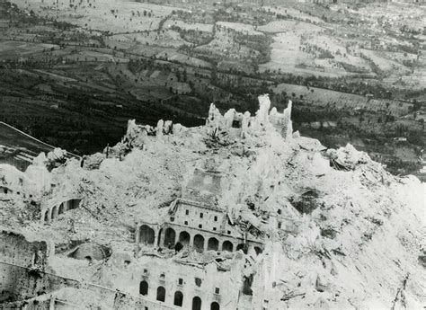 Battle of Monte Cassino. 1944. + google maps [1439x814]