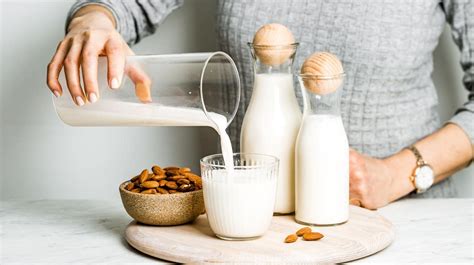 How To Make Homemade Almond Milk Recipe | Recipe Cart