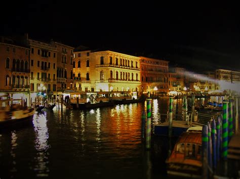 Venice Canal at Night - 2TravelDads