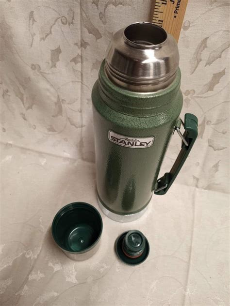 Stanley Thermos | EstateSales.org