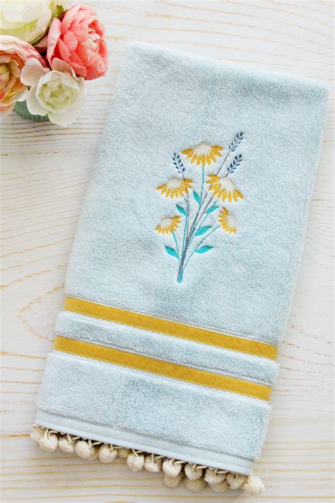 Vintage Daisies Embroidered Hand Towel