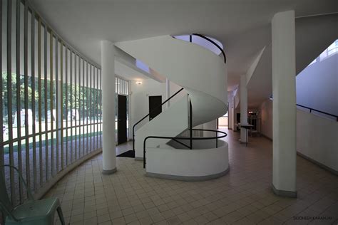 Villa Savoye – Architecture, Art & Beyond