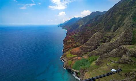 Na Pali Coast helicopter tour guide - Helo Days