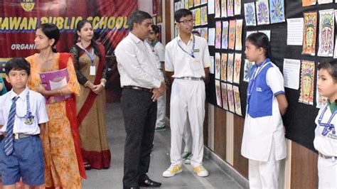 Art exhibition held at Vidya Bal Bhawan school in Delhi - Hindustan Times