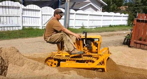 Don’t let this adorable mini ‘Cat’ dozer fool you. It’s got small-scale ...