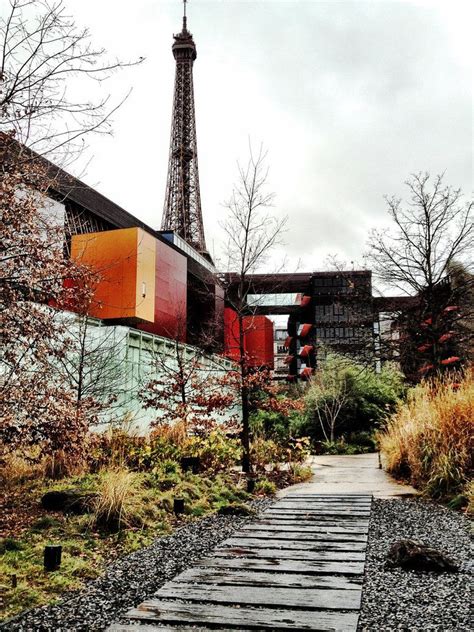 Musee du Quai Branly: beautiful garden, excellent collection and great ...