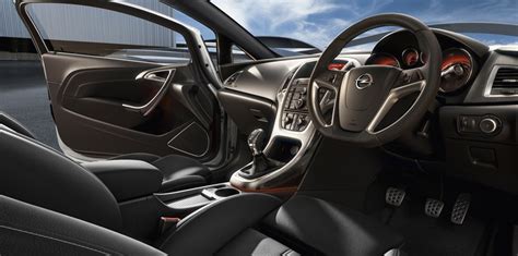 Opel Astra GTC: pricing and specifications revealed