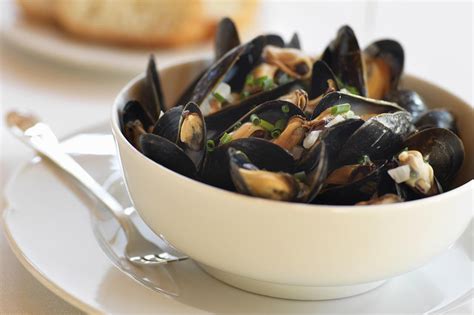 Classic French Steamed Mussels Recipe