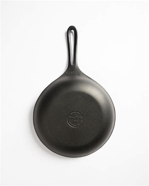 Iwachu Cast Iron Omelette Pan – Hand-Eye Supply