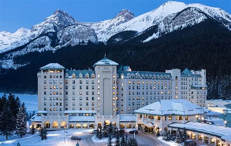 Fairmont Chateau Lake Louise | The Lake Louise Ski Resort & Summer Gondola