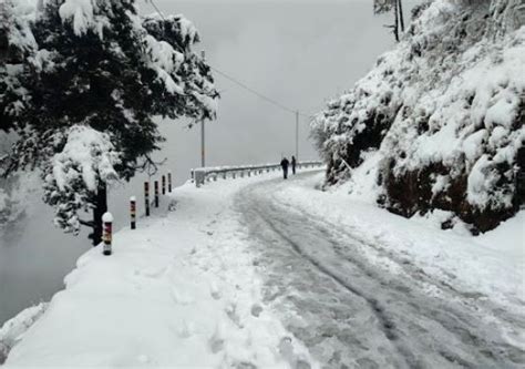 Mussoorie witness heavy snowfall - News Live