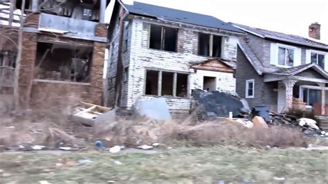 DETROIT IS THE KING OF ABANDONED HOUSES AND STREETS - YouTube