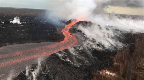 Lava-fueled storm produced more than 1,000 lightning strikes - West ...