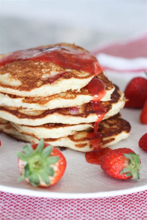 Strawberry Buttermilk Pancakes with Fresh Strawberry Syrup | A ...