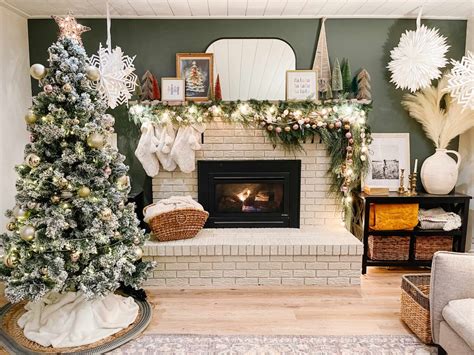 Whimsical Holiday Fireplace Decor Ideas - Sprucing Up Mamahood