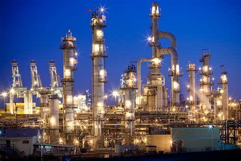 Refining crude oil to oil products | The Long Tail Pipe