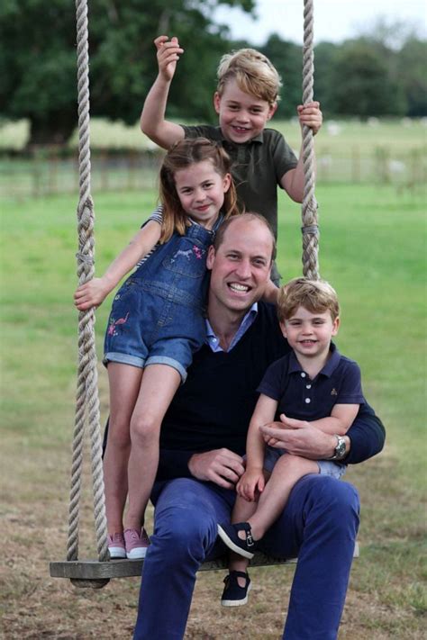 Duchess of Cambridge shares new photos of Prince William and their kids ...