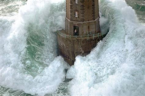 Buy Picture Peddler Lighthouse Phares dans la Tempete Jean Guichard ...