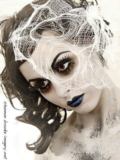 Pretty Zombie makeup | Halloween make, Ghost makeup, Zombie makeup