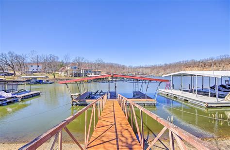 Waterfront Lake of the Ozarks Cabin w/ Boat Dock! - Camdenton, MO | Evolve