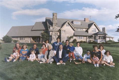 FILE PHOTO: Portrait of the Bush family sitting in front of their home ...