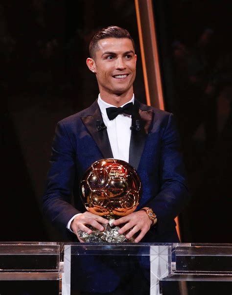 Congraaaatttzzz!! Cris wins his 5th BALLON d'Or (2017) at Eiffel Tower ...