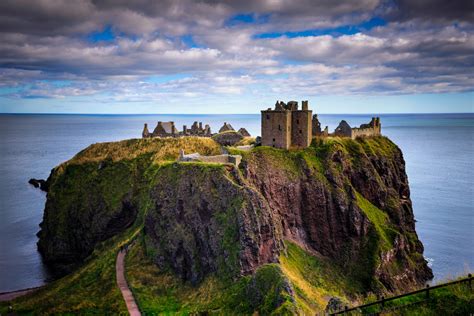 A hike to Dunnottar Castle — Nomadic Pursuits - a blog by Jim Nix