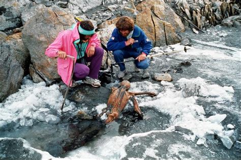 Otzi / Oetzi The Iceman from the Alps pictures images tattoos archaeology