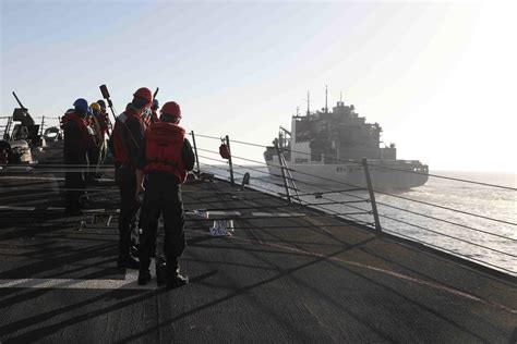 DVIDS - Images - USS Truxtun conducts a replenishment-at-sea [Image 2 of 4]