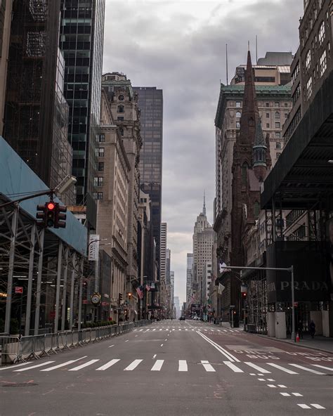 USA, Rush hour traffic leaving New York City on East River Drive at ...