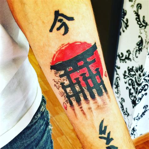 Discover more than 67 torii gate tattoo - in.coedo.com.vn