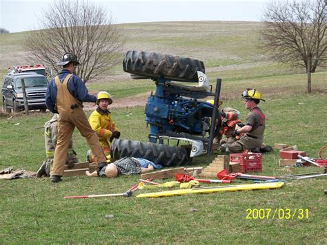 Farm Tractor and Machinery Extrication – RESCUETECHS, LLC.