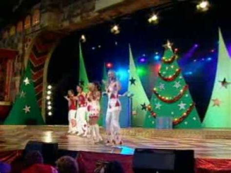 Hi-5 Xmas Concert 2002 - Santa wear your shorts - YouTube